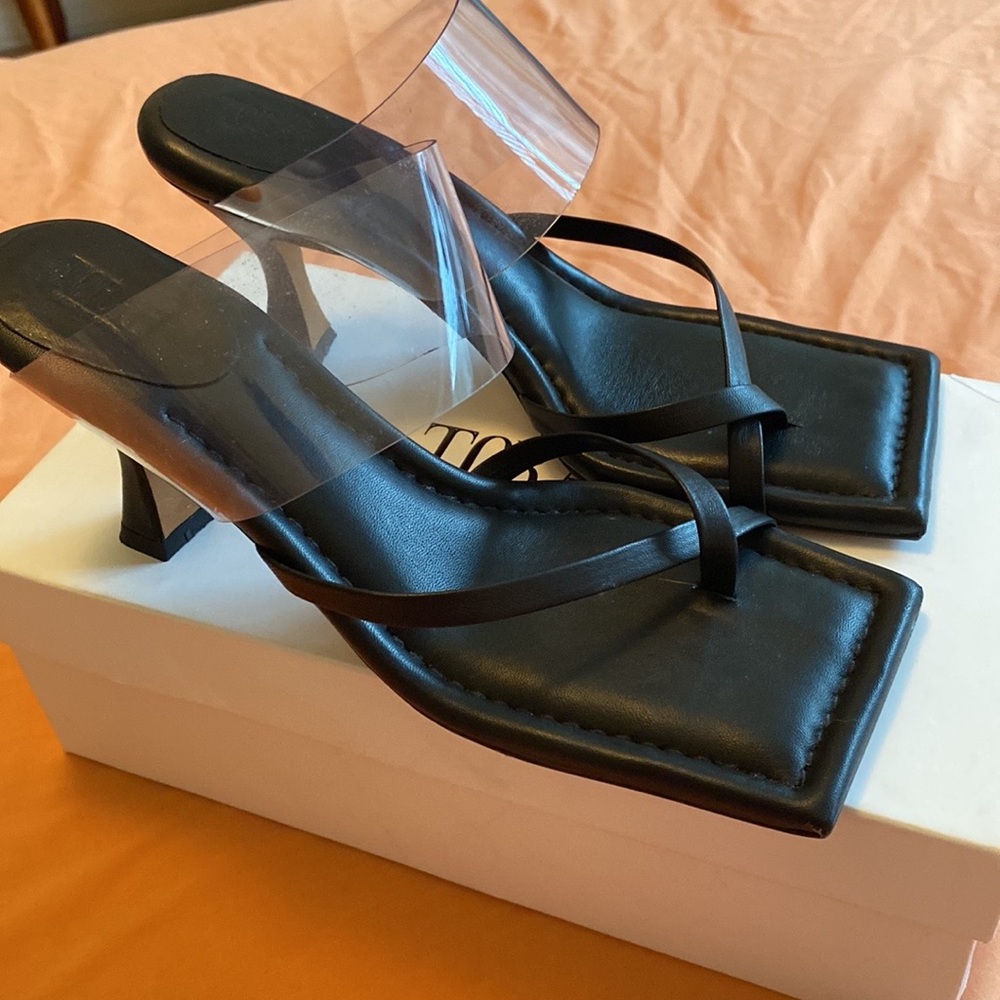 Sofia sandal by Toral